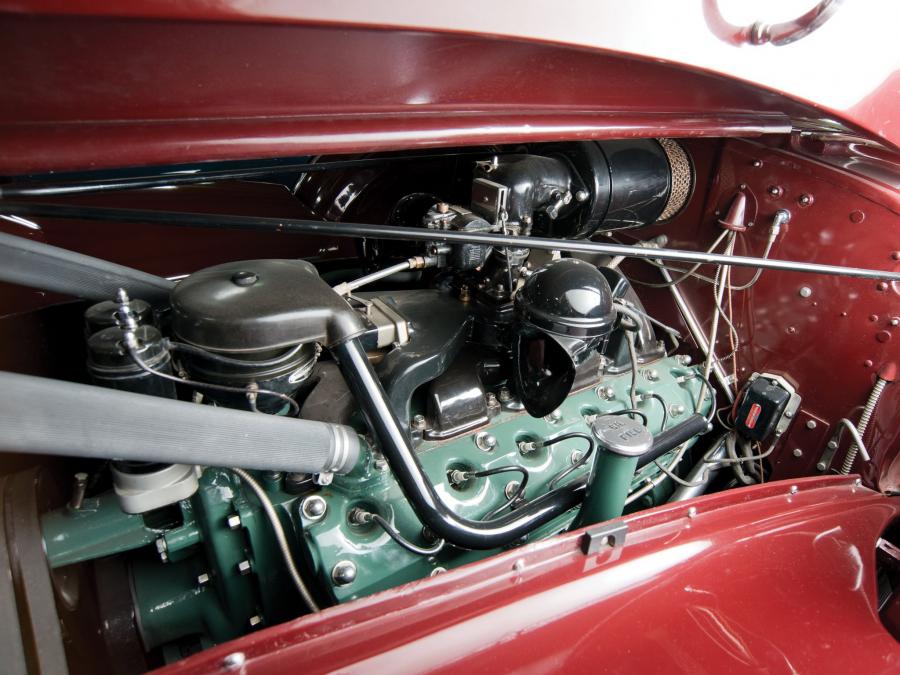 Packard Twelve All-Weather Town Car by Rollston 1938 года  (фото 8 из 8)